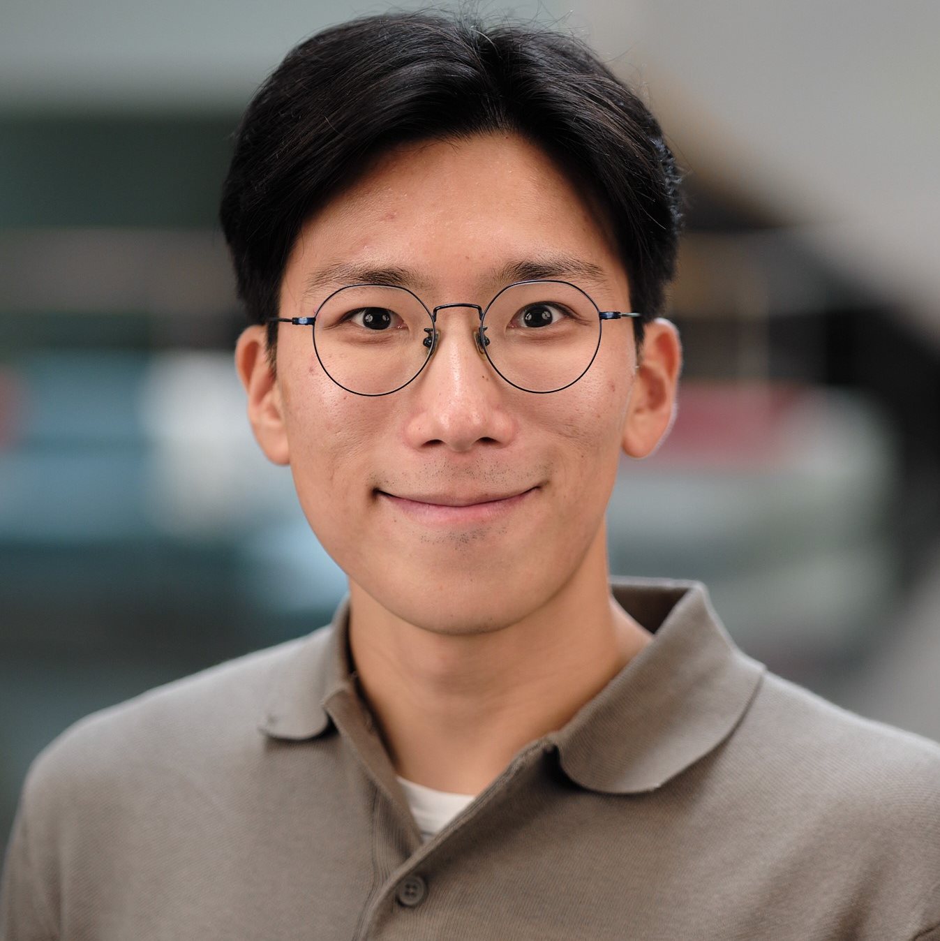 photo of Jemin Jeon in a lab setting