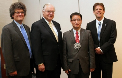 Dr. Jonathan Sweedler, Director, School of Chemical Sciences; Dr. Richard C. Alkire, Charles and Dorothy Prizer Chair Emeritus; Dr. Hong Yang, Richard C. Alkire Professor in Chemical Engineering; Dr. Paul Kenis, Chemical and Biomolecular Engineering Department Head.