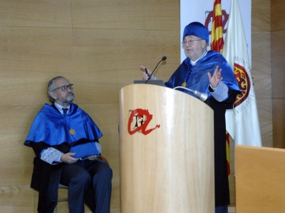 Dr. Scott Fogler, who received his BS in Chemical Engineering from Illinois in 1962, recently received an honorary doctorate from Universitat Rovira i Virgili.