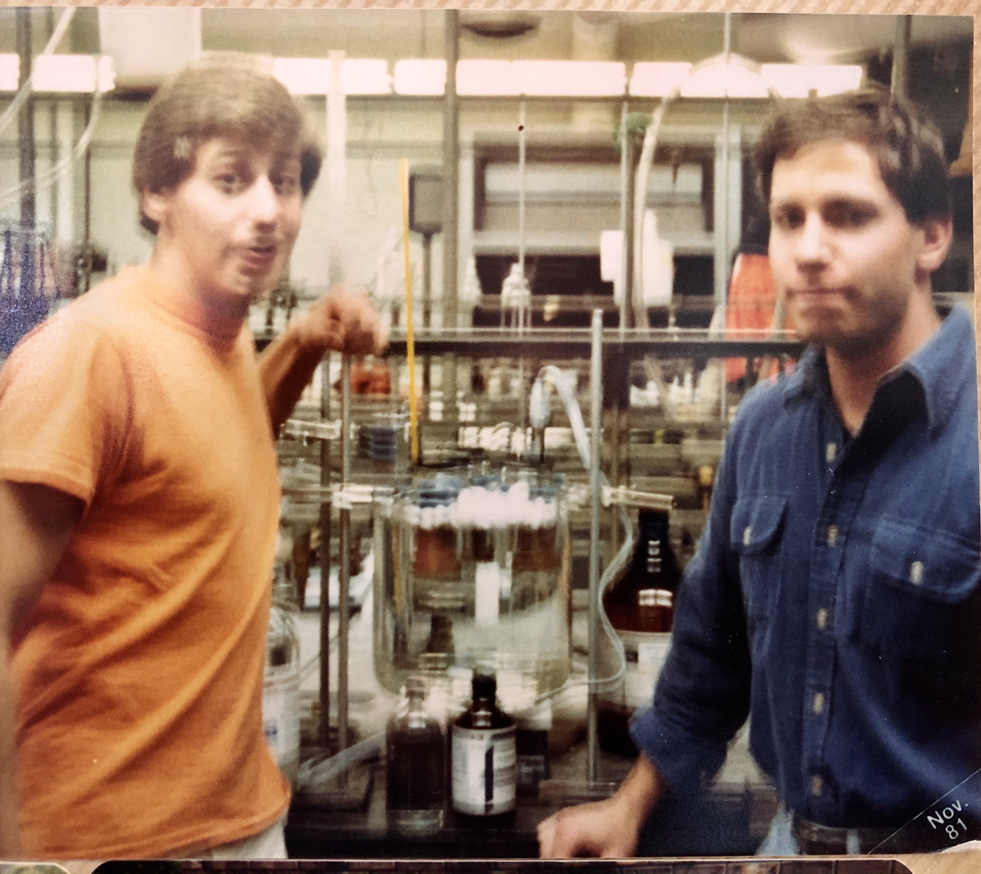 Kenneth Jaconetty (right) works on a project in the Roger Adams Laboratory with classmate and friend Joe Horn (left).&nbsp;