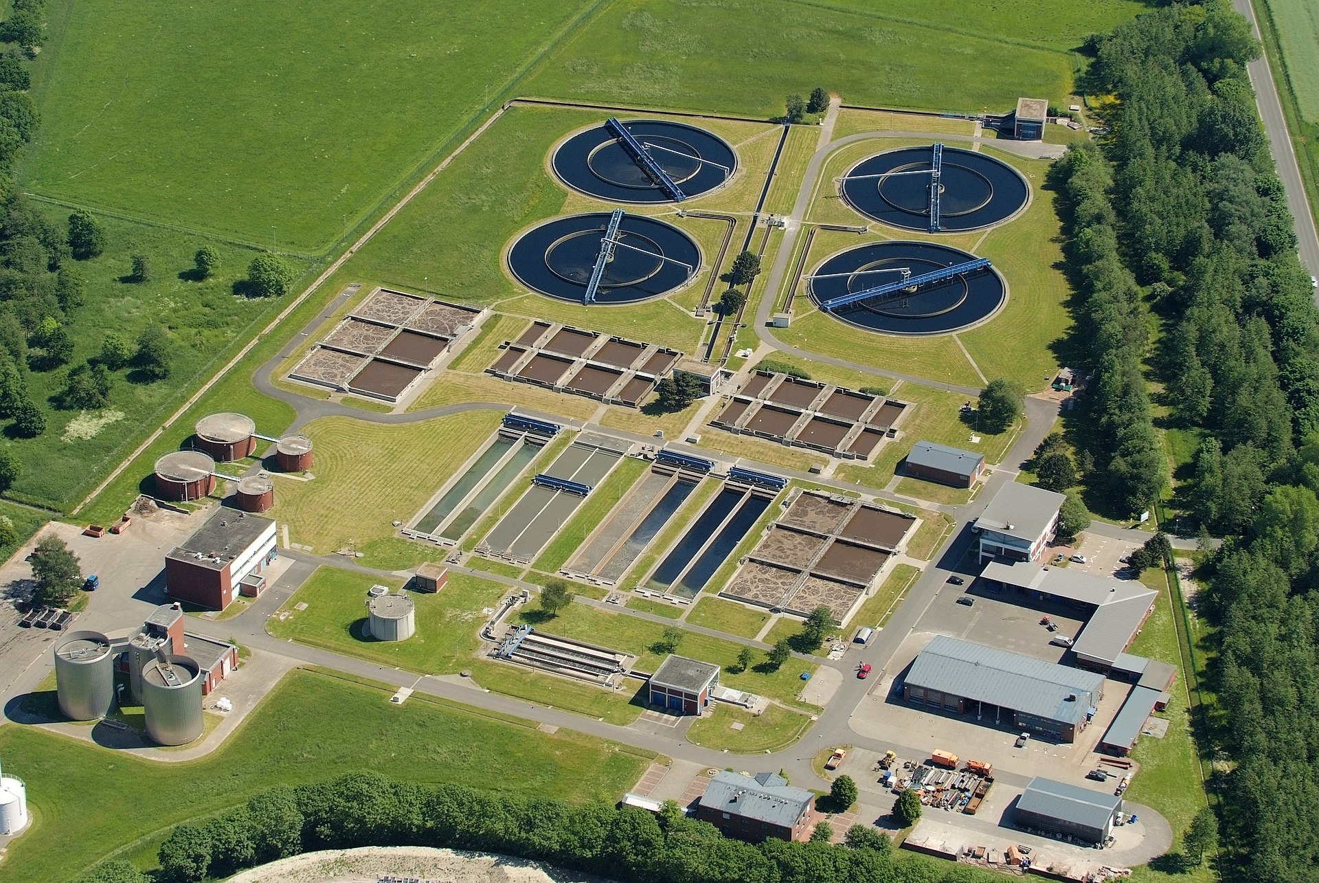 Professor Xiao Su receives Illinois Innovation Network 2021 seed funding to investigate the viability of a new electrochemical wastewater-treatment system. Image source: &lt;a href=&quot;https://commons.wikimedia.org/wiki/Category:Wastewater#/media/File:2012-05-28_Fotoflug_Cuxhaven_Wilhelmshaven_DSCF9562.jpg&quot;&gt;Wikimedia Commons&lt;/a&gt;