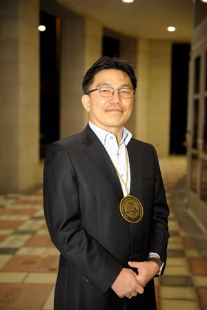 Hyunjoon Kong, Robert W. Schaefer Professor&amp;amp;nbsp;